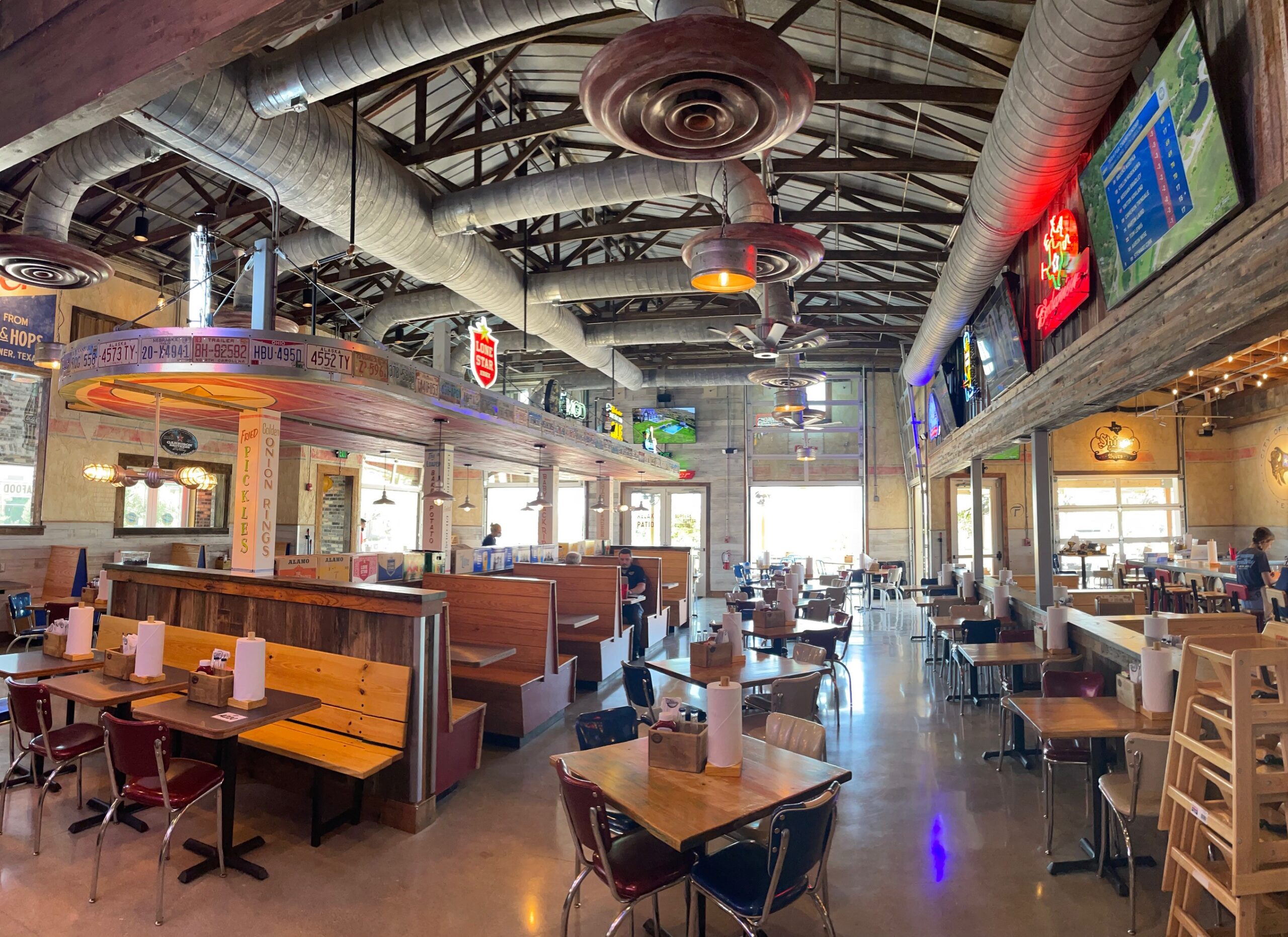 Willie’s Grill & Icehouse Opens Flagship Restaurant